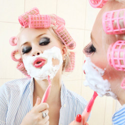 pink, rollers, pretty girl, depilation, girl shaving, bath robe, mirror, funny, comical, make-up