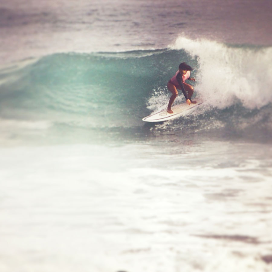 surf, girl surfing, blue, pink, retro, wave, swell, https://wetravelandblog.com
